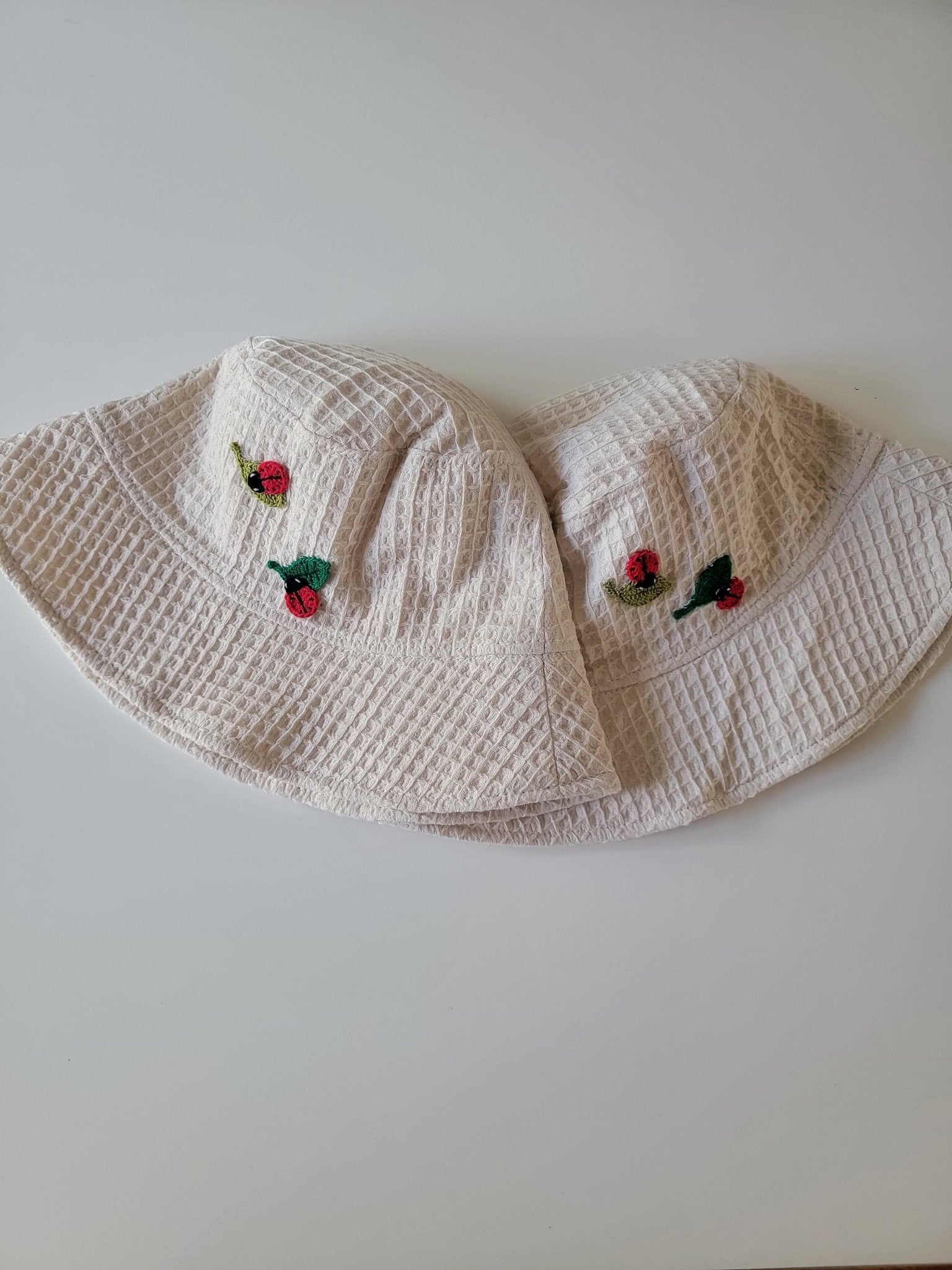 Bucket hat-Ladybugs-5