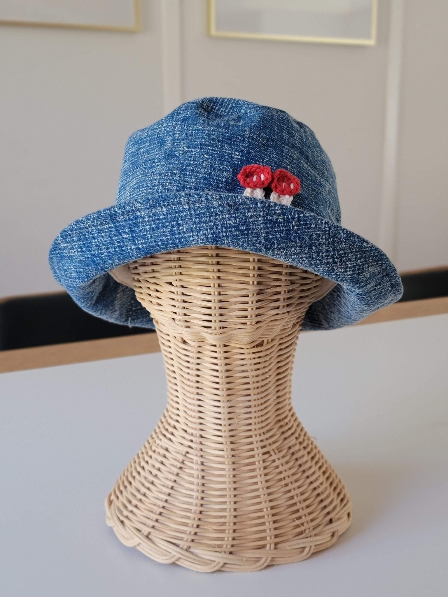 Bucket hat-Tiny Mushrooms-1